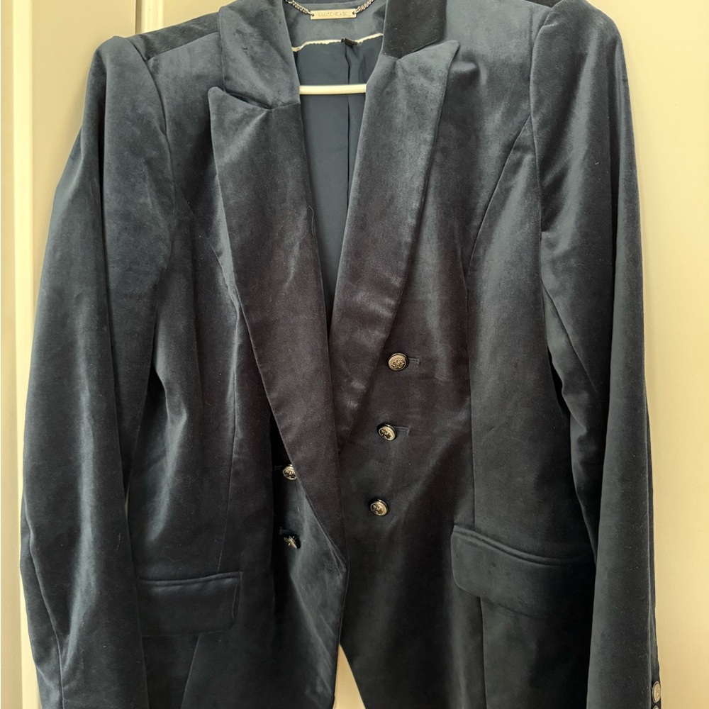 White House Black Market Black Velvet Blazer